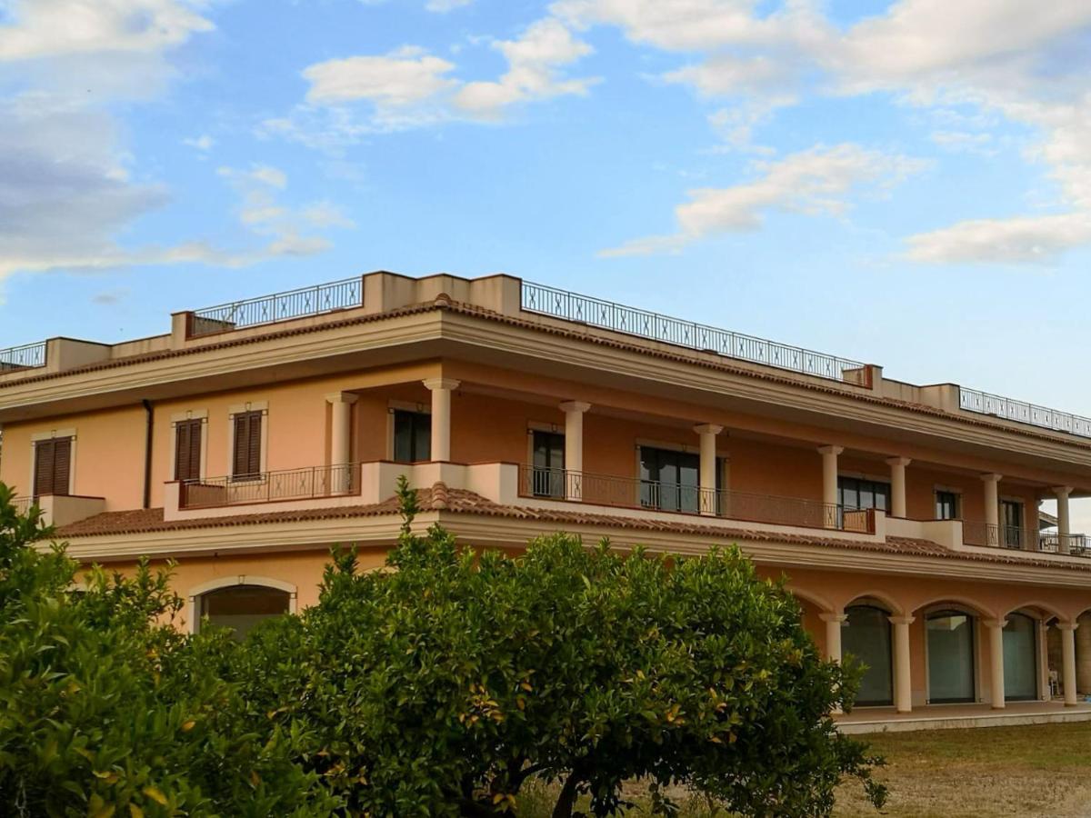 Magna Grecia B&B E Appartamenti 卡鲁尼亚玛丽娜 外观 照片