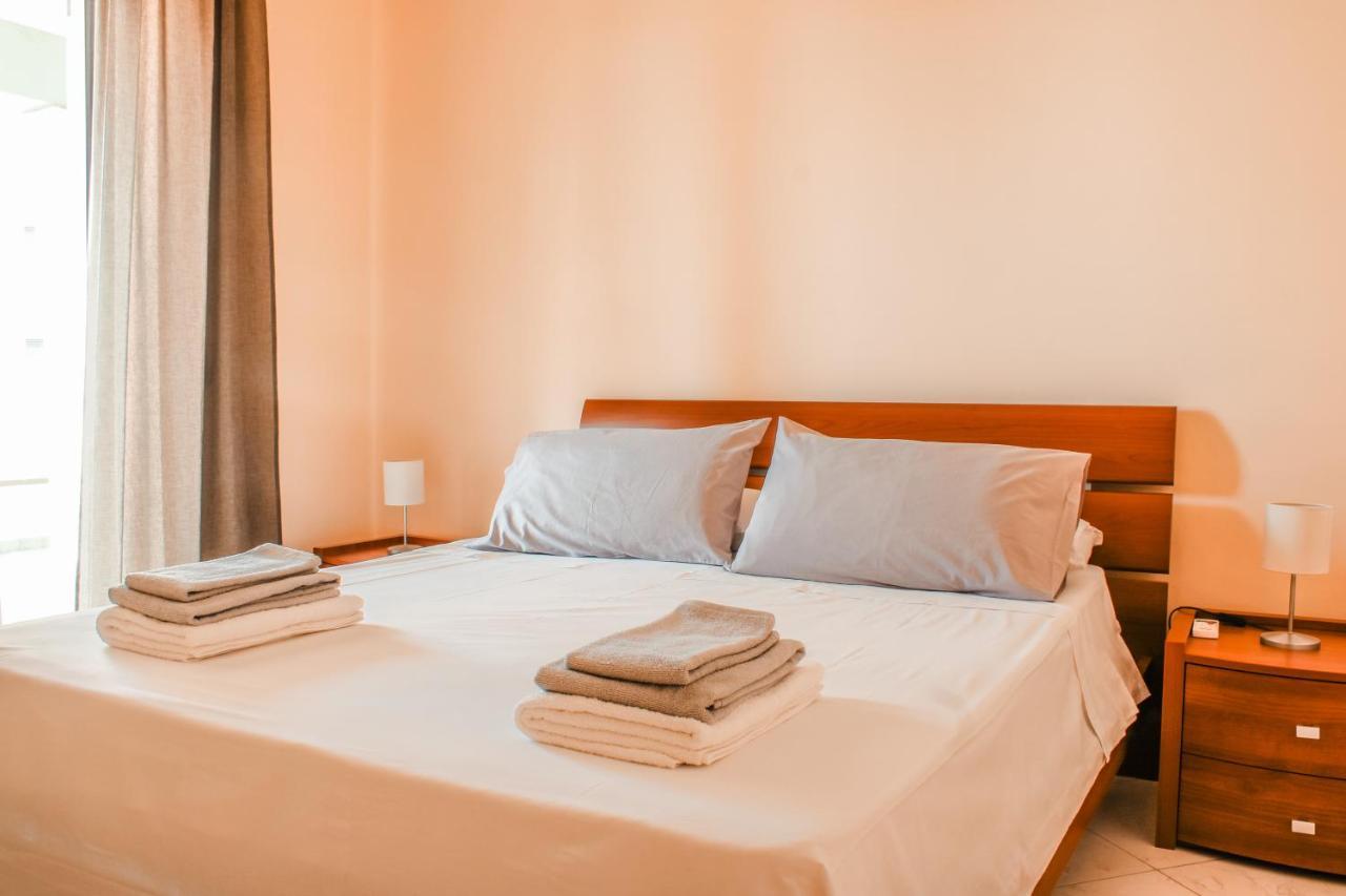 Magna Grecia B&B E Appartamenti 卡鲁尼亚玛丽娜 外观 照片