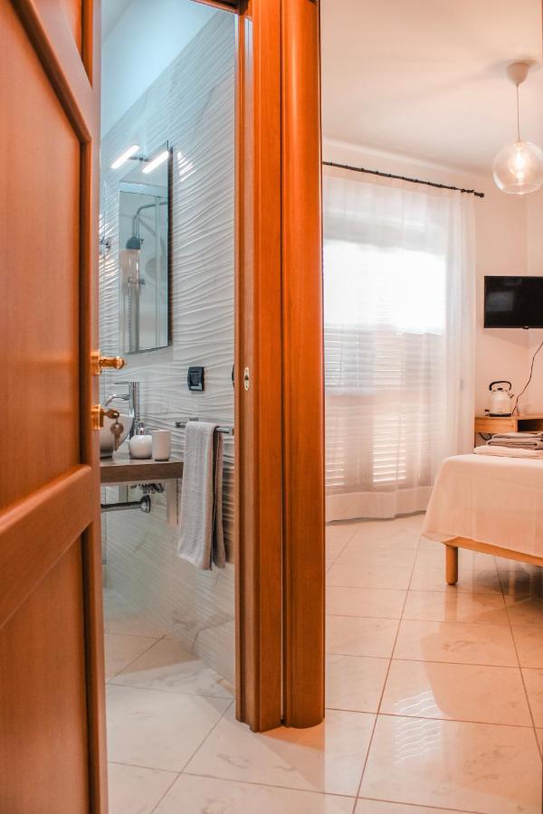 Magna Grecia B&B E Appartamenti 卡鲁尼亚玛丽娜 外观 照片