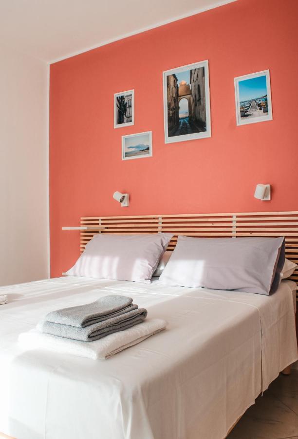 Magna Grecia B&B E Appartamenti 卡鲁尼亚玛丽娜 外观 照片