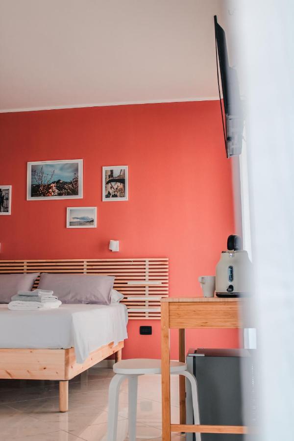 Magna Grecia B&B E Appartamenti 卡鲁尼亚玛丽娜 外观 照片