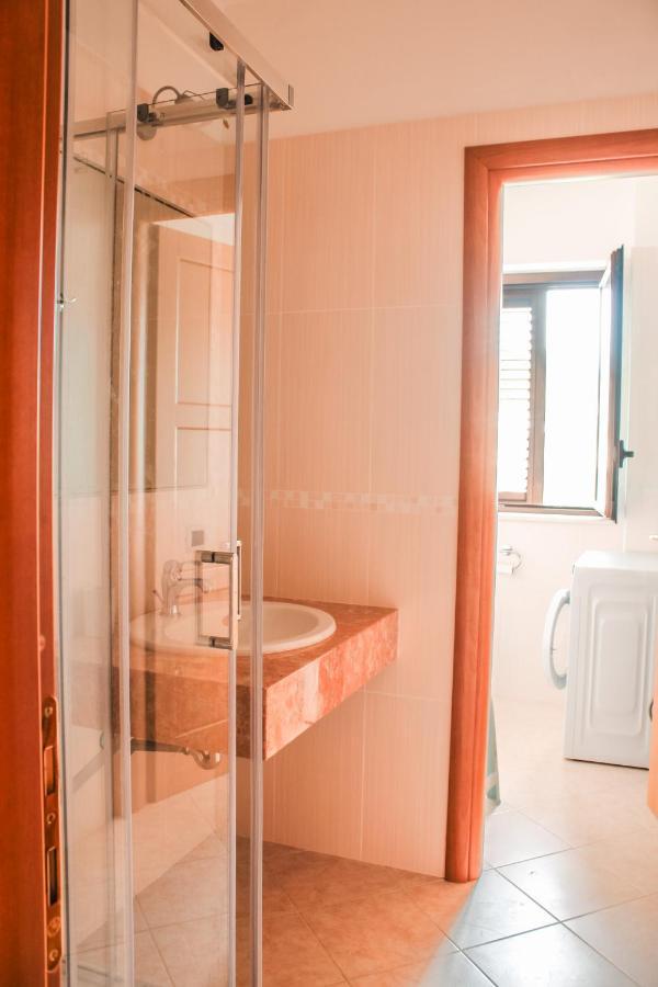 Magna Grecia B&B E Appartamenti 卡鲁尼亚玛丽娜 外观 照片