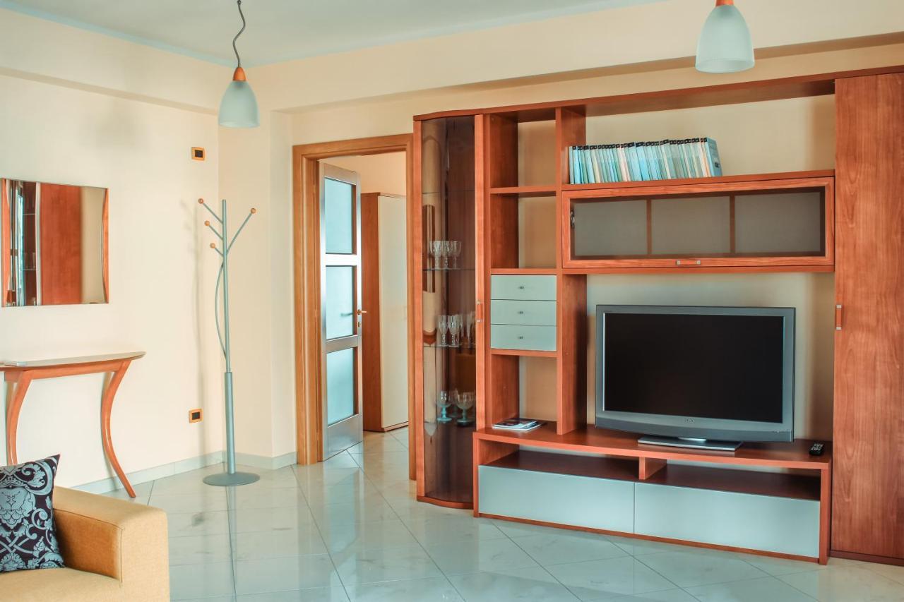 Magna Grecia B&B E Appartamenti 卡鲁尼亚玛丽娜 外观 照片